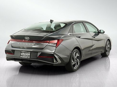 Used 2025 Hyundai Elantra SEL FWD image 5