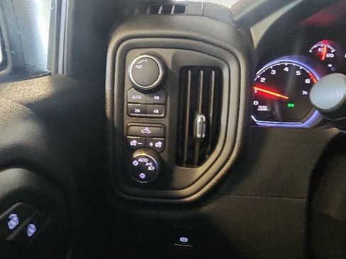 Used 2019 Chevrolet Silverado 1500 Custom Trail Boss w/ Custom Convenience Package AWD/4WD image 26