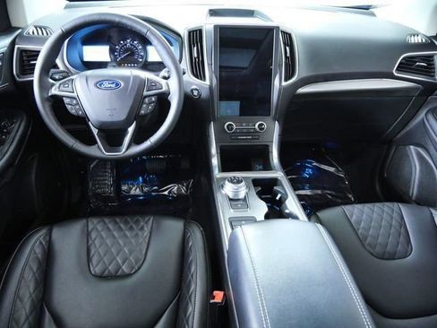 Certified 2024 Ford Edge Titanium AWD/4WD image 4