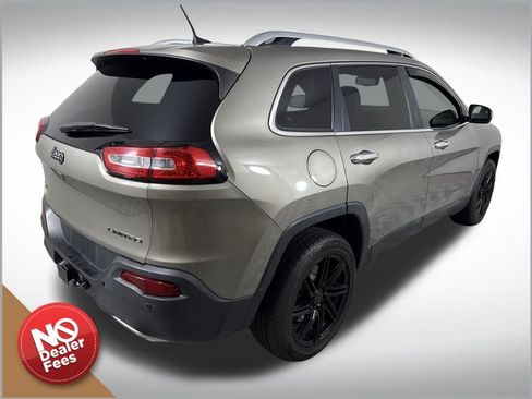 Used 2017 Jeep Cherokee Limited w/ Luxury Group image 3