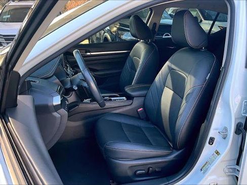 Certified 2023 Nissan Altima 2.0 SR image 8