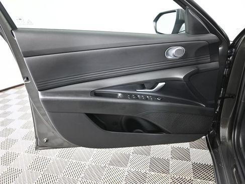 Used 2024 Hyundai Elantra SEL w/ Convenience Package FWD image 18