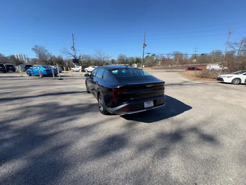 Used 2025 Kia K4 LXS image 16