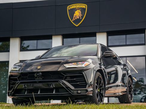 Used 2021 Lamborghini Urus AWD/4WD image 2