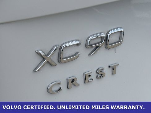 Certified 2025 Volvo XC90 B6 Plus image 9