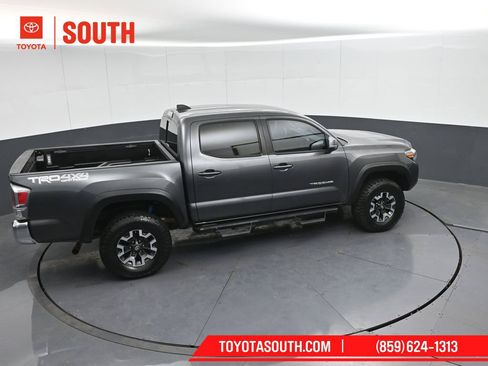Used 2020 Toyota Tacoma TRD Off-Road AWD/4WD image 56