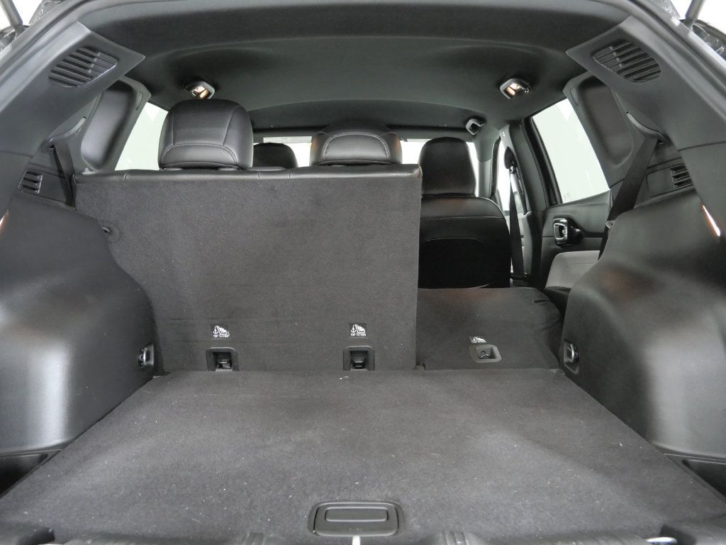 Used 2023 Jeep Compass Limited AWD/4WD image 21