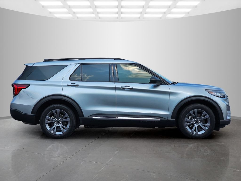 Used 2025 Ford Explorer Active w/ Active Comfort Package AWD/4WD image 7