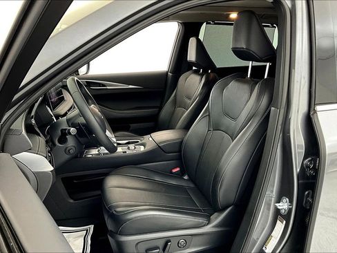Certified 2025 INFINITI QX60 Luxe image 32