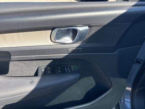 Used 2020 Volvo XC40 T5 Inscription w/ Protection Package Premier image 14