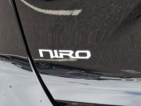 Used 2023 Kia Niro Wind FWD image 30