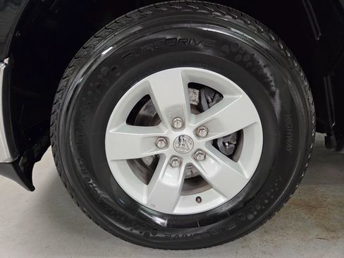 Used 2022 RAM 1500 Classic SLT RWD image 13