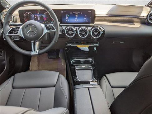 Certified 2025 Mercedes-Benz CLA 250 4MATIC image 15