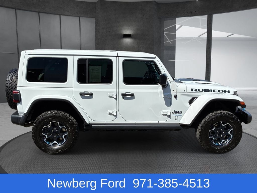 Used 2022 Jeep Wrangler Unlimited Rubicon 4xe w/ Cold Weather Group AWD/4WD image 4