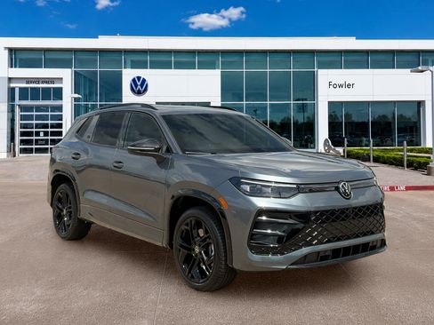 New 2026 Volkswagen Tiguan SE R-Line AWD/4WD image 3