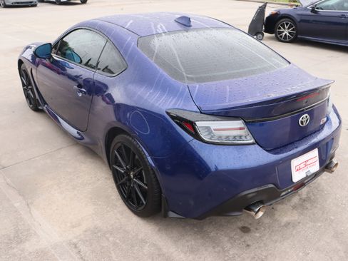 Used 2025 Toyota GR86 Premium RWD image 7