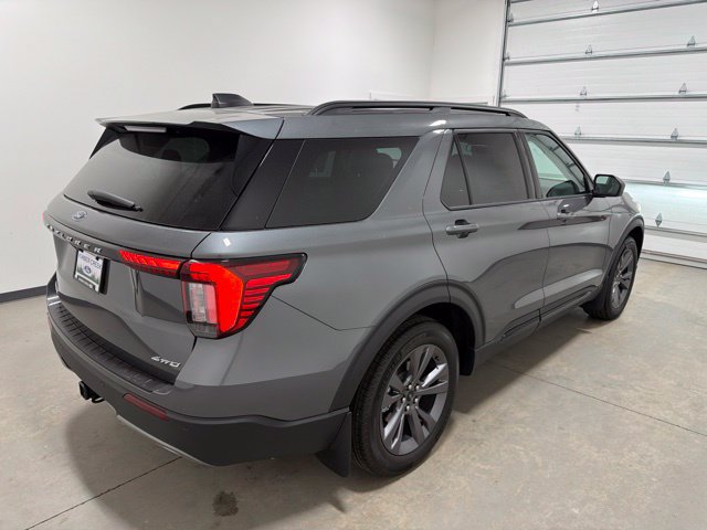 New 2026 Ford Explorer Active w/ Active Comfort Package AWD/4WD image 4