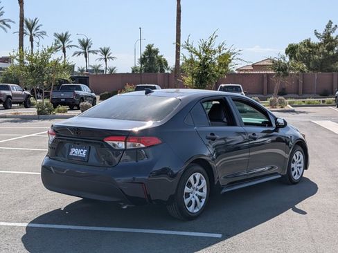 Used 2024 Toyota Corolla LE FWD image 5