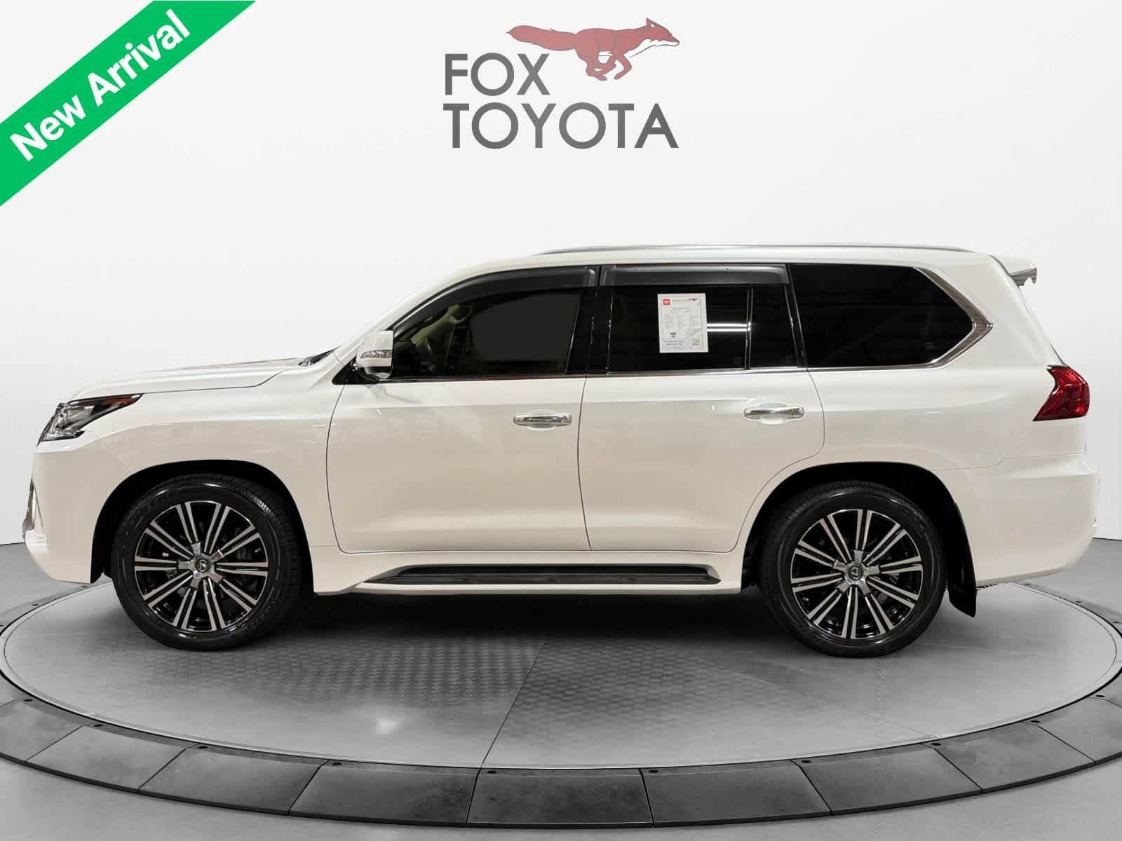 Used 2018 Lexus LX 570 4WD w/ Luxury Package image 3