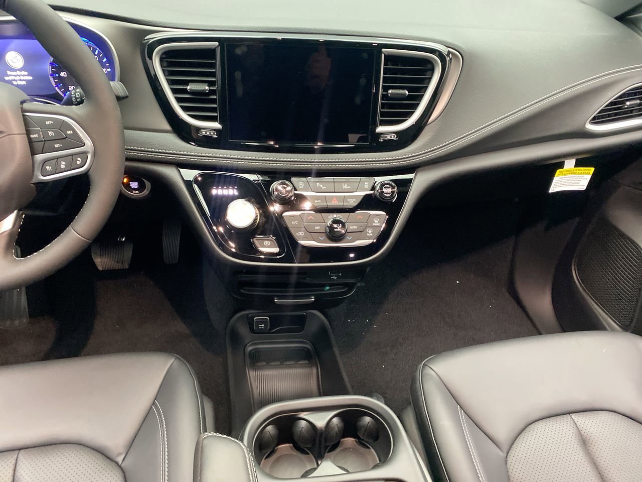 New 2027 Chrysler Pacifica Select w/ Family Tech Group AWD/4WD image 19