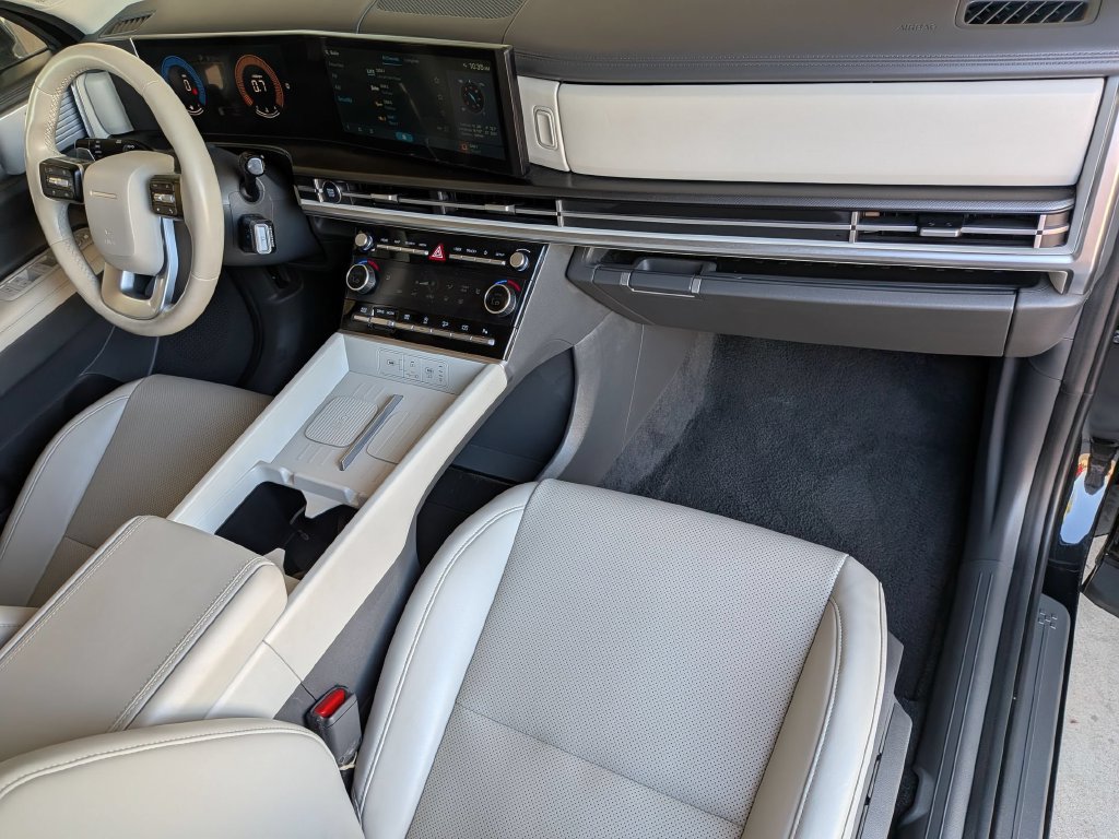 Used 2026 Hyundai Santa Fe SEL AWD/4WD image 32