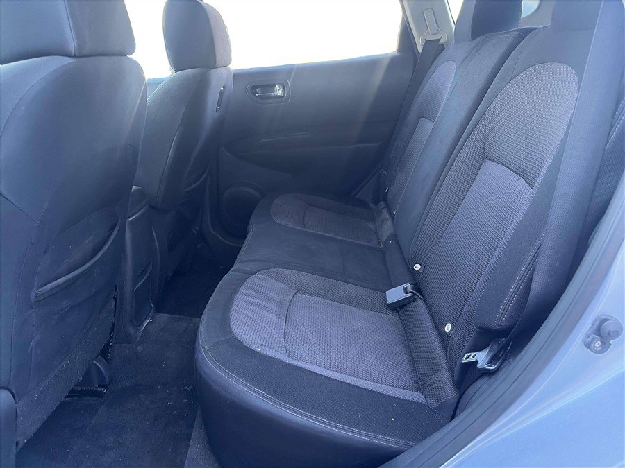 Used 2013 Nissan Rogue SV AWD/4WD image 16