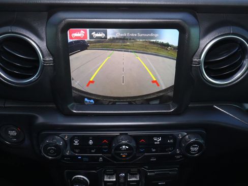 Used 2022 Jeep Wrangler Unlimited Sahara w/ Cold Weather Group image 29