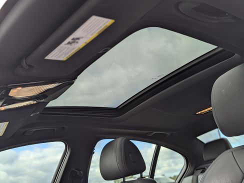 Used 2022 BMW 530i 530i w/ M Sport Package image 16