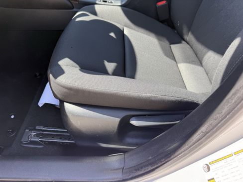 Used 2024 Toyota Corolla LE image 28