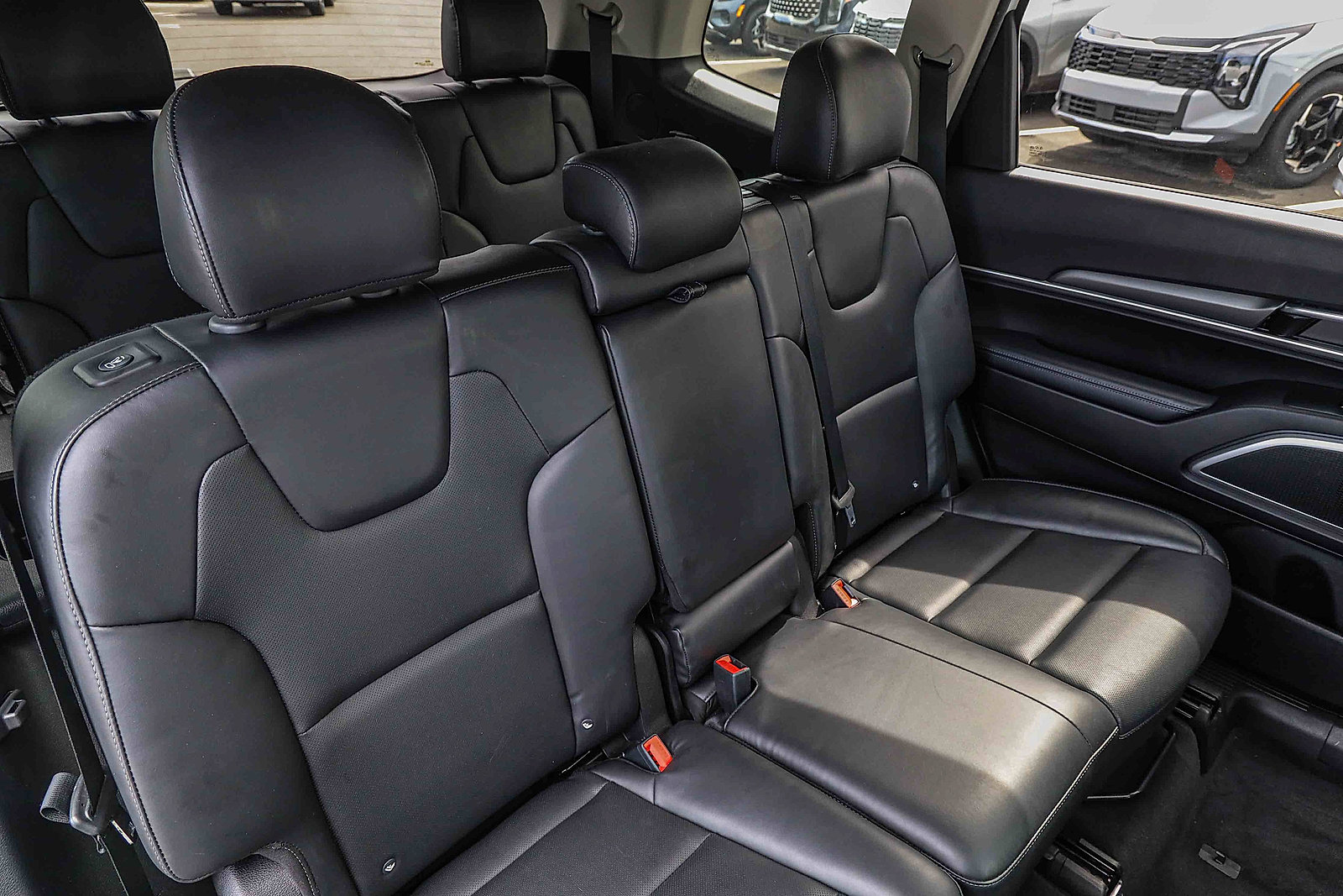 Used 2020 Kia Telluride S w/ S 8 Passenger Seating Package AWD/4WD image 25