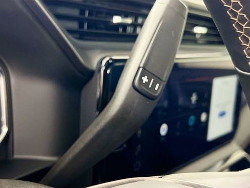 Used 2025 GMC Sierra 3500 AT4 w/ AT4 Premium Plus Package image 9