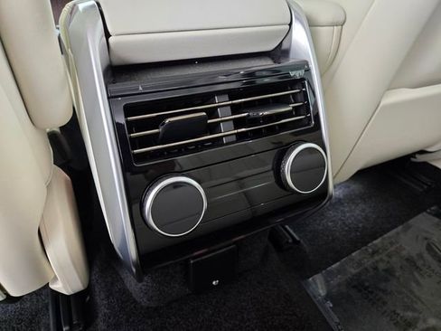 Used 2026 Land Rover Range Rover SE AWD/4WD image 13