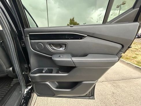 Used 2025 Honda Pilot EX-L image 14