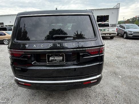 Certified 2024 Jeep Wagoneer 4WD image 9
