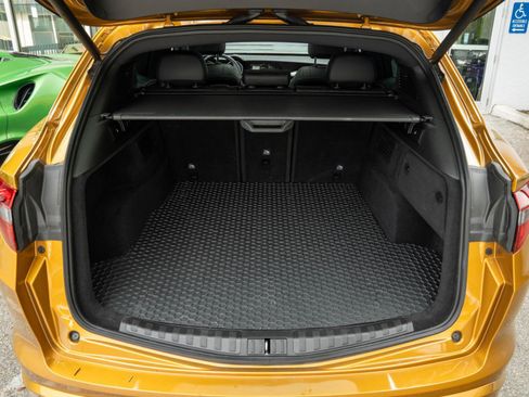 Used 2022 Alfa Romeo Stelvio Veloce image 23