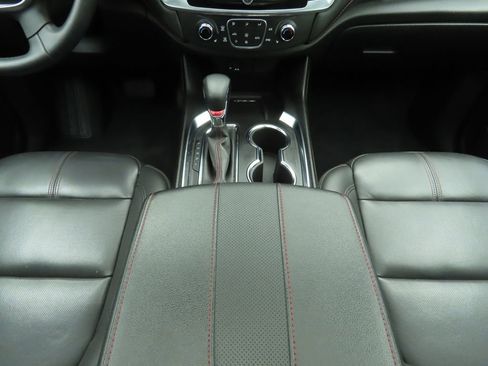 Used 2023 Chevrolet Traverse RS w/ LPO, Roadside Safety Package image 16