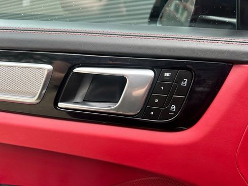 Certified 2023 Porsche Cayenne image 20