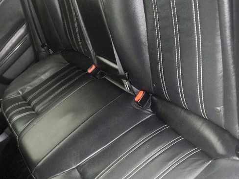 Used 2014 Chrysler 300 S image 5