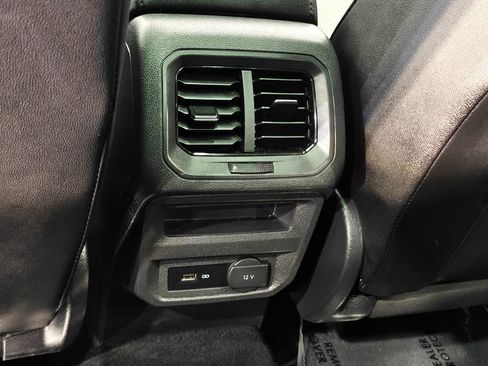 Used 2019 Volkswagen Tiguan SEL FWD image 30