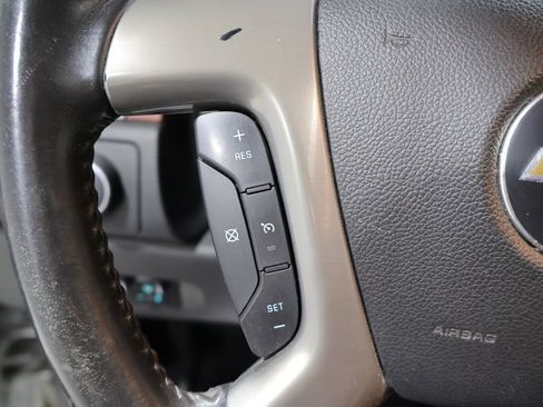 Used 2013 Chevrolet Suburban LT w/ Luxury Package AWD/4WD image 34