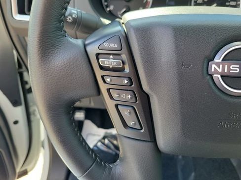 Used 2025 Nissan Frontier SV w/ SV Convenience Package RWD image 10