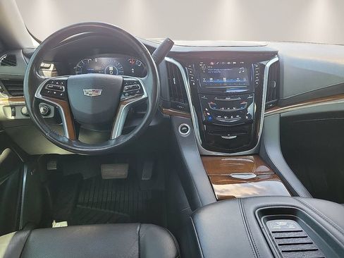 Used 2020 Cadillac Escalade Luxury w/ LPO, Radiant Package AWD/4WD image 10
