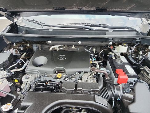 Used 2021 Toyota RAV4 XLE FWD image 11