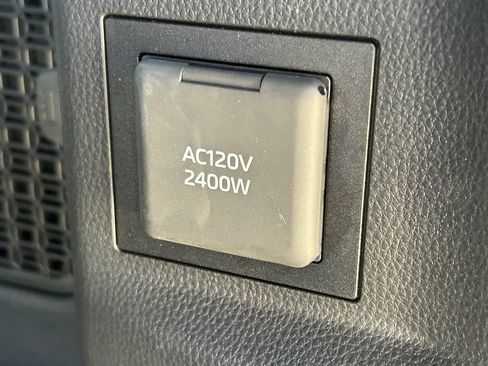Certified 2025 Toyota 4Runner Limited AWD/4WD image 15