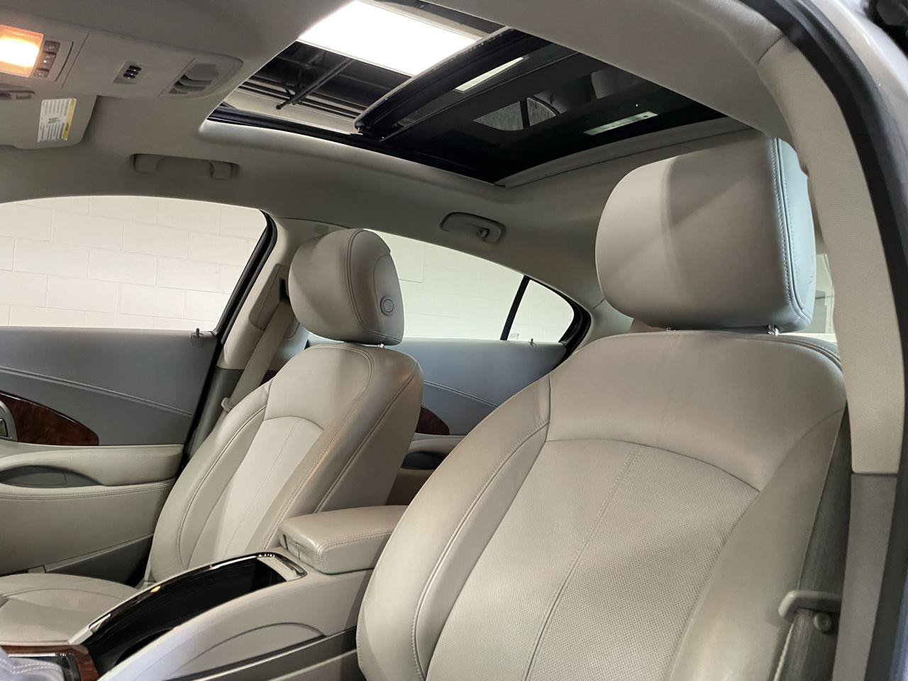 Used 2010 Buick LaCrosse CXL w/ Luxury Package AWD/4WD image 26