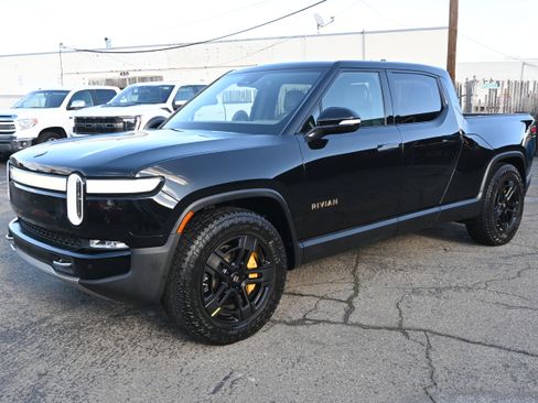 Used 2023 Rivian R1T Adventure image 1