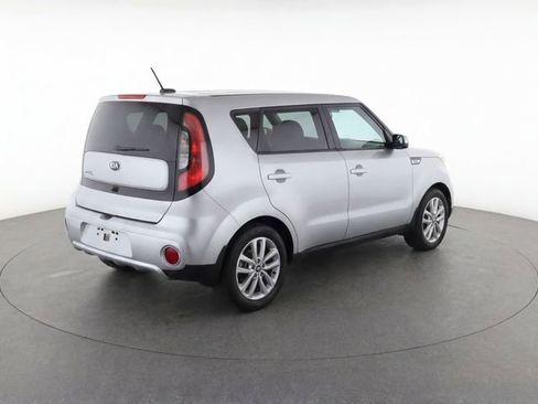 Used 2017 Kia Soul + FWD image 4