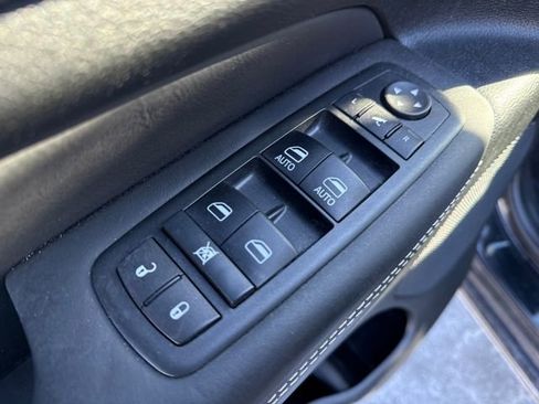 Used 2015 Jeep Grand Cherokee Overland image 18