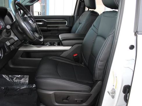 Used 2024 RAM 3500 Big Horn w/ Night Edition AWD/4WD image 20
