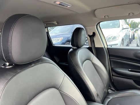 Used 2017 MINI Cooper Clubman FWD image 19